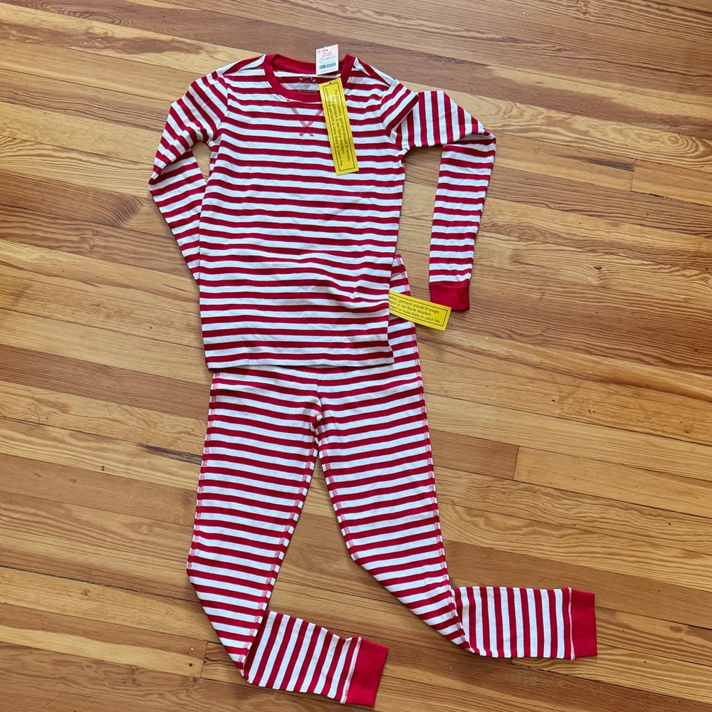NWT Kids Unisex Primary Red White Striped Christmas Holiday Pajama Set 12